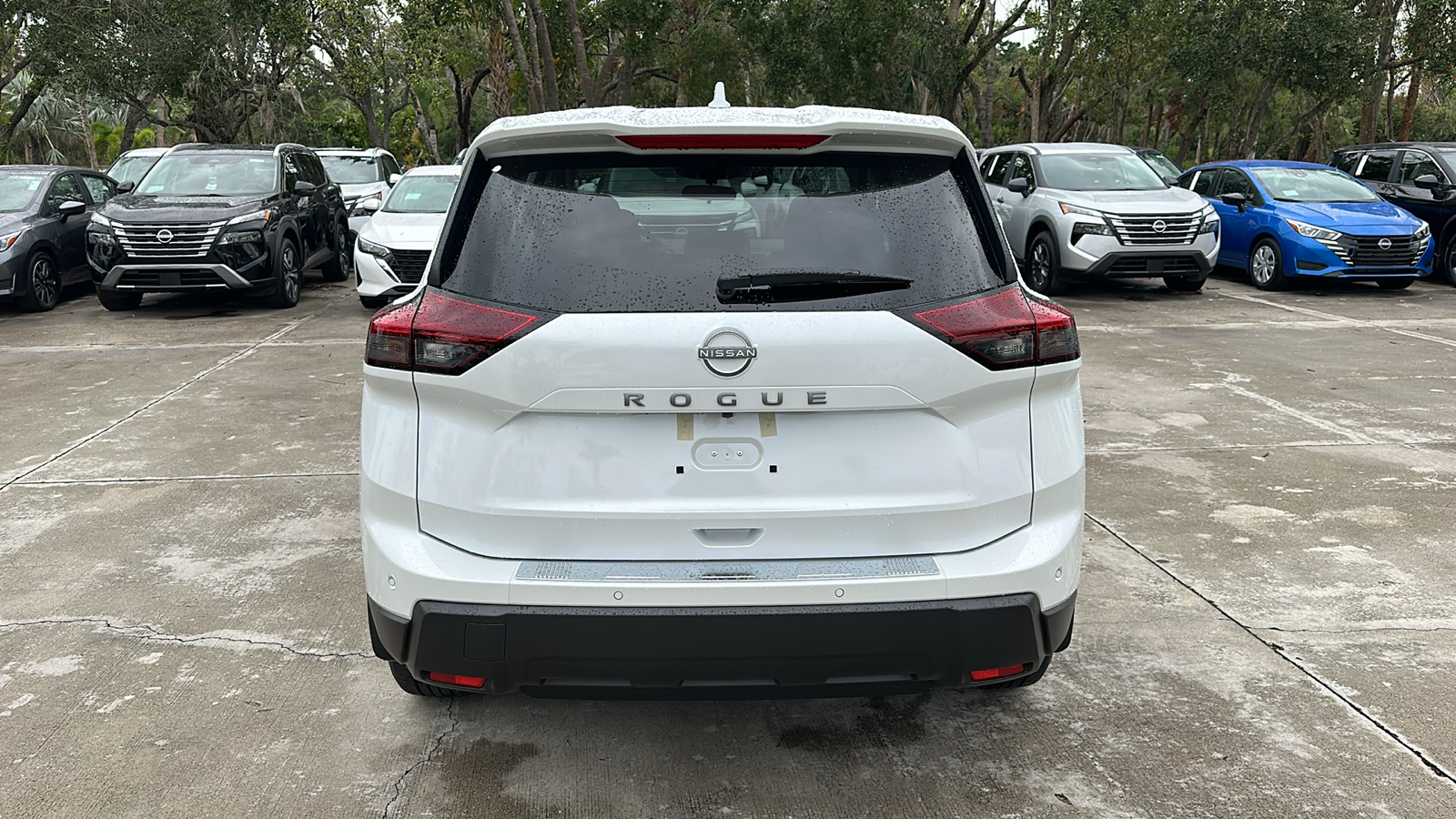 2025 Nissan Rogue SV 6