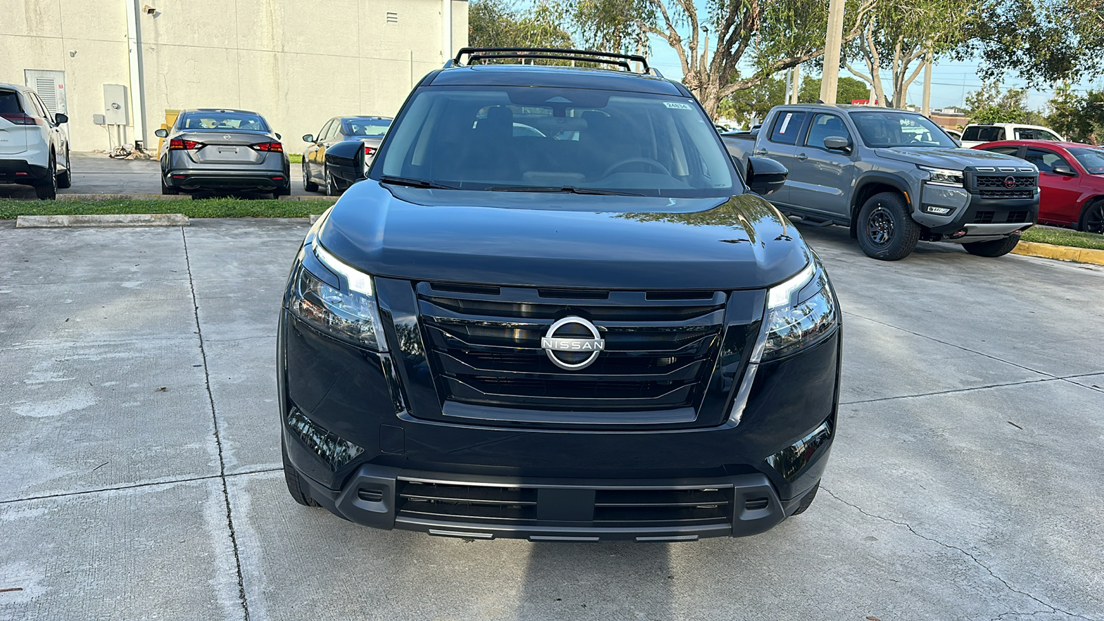 2024 Nissan Pathfinder SV 2