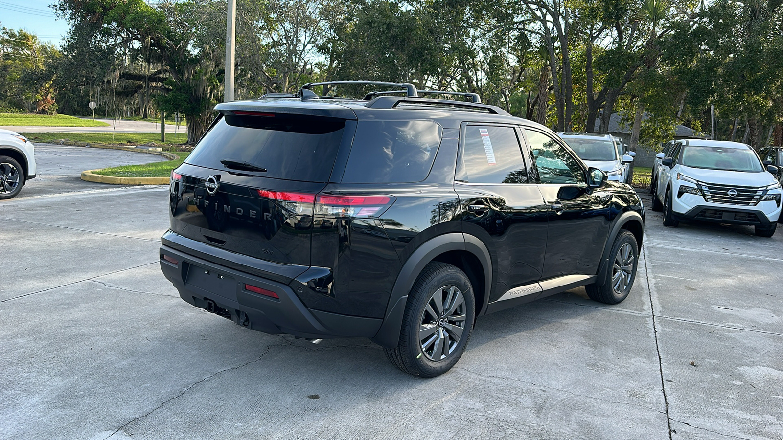 2024 Nissan Pathfinder SV 7