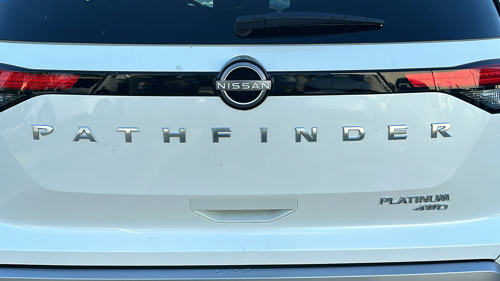 2024 Nissan Pathfinder Platinum 9