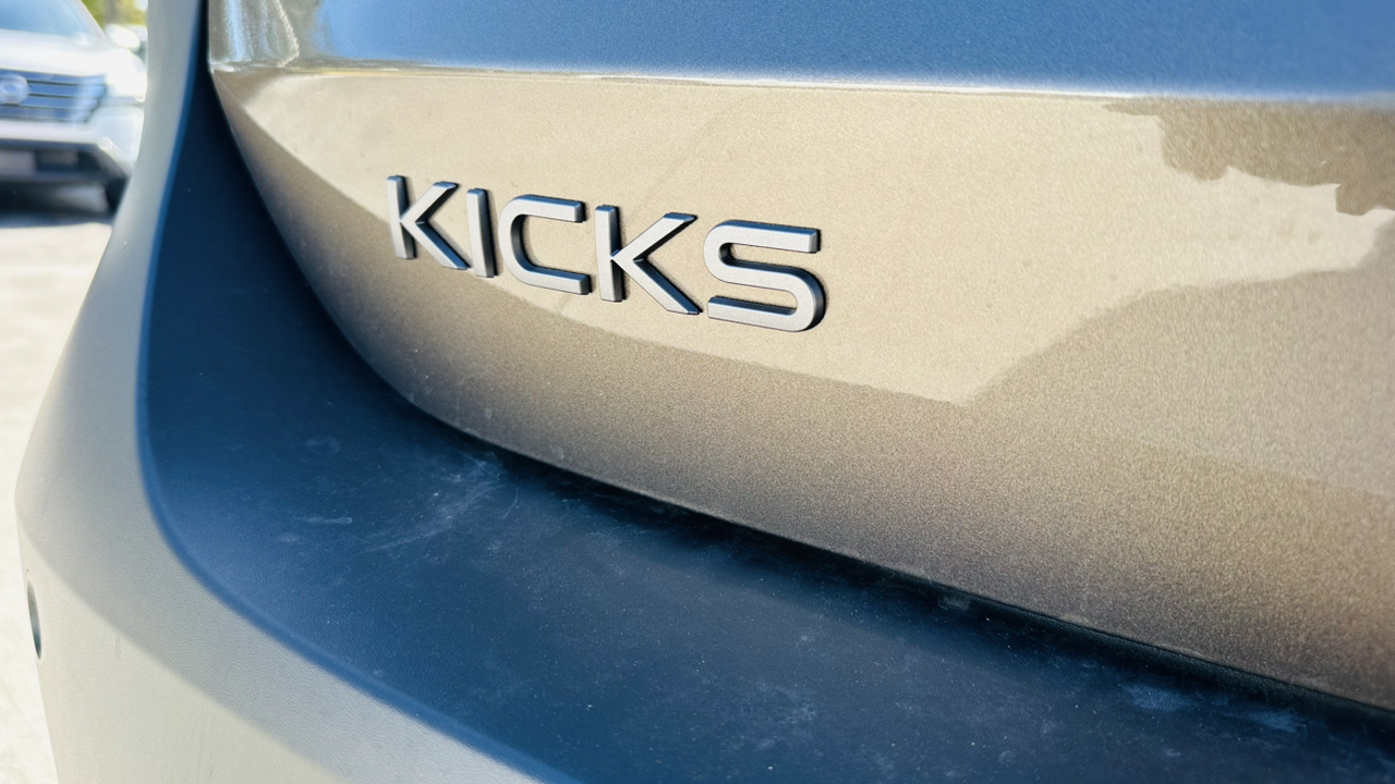 2025 Nissan Kicks SV 9