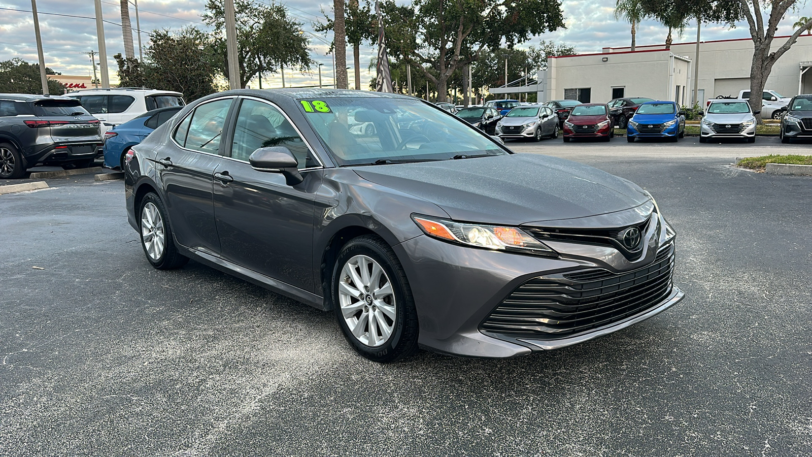 2018 Toyota Camry SE 1