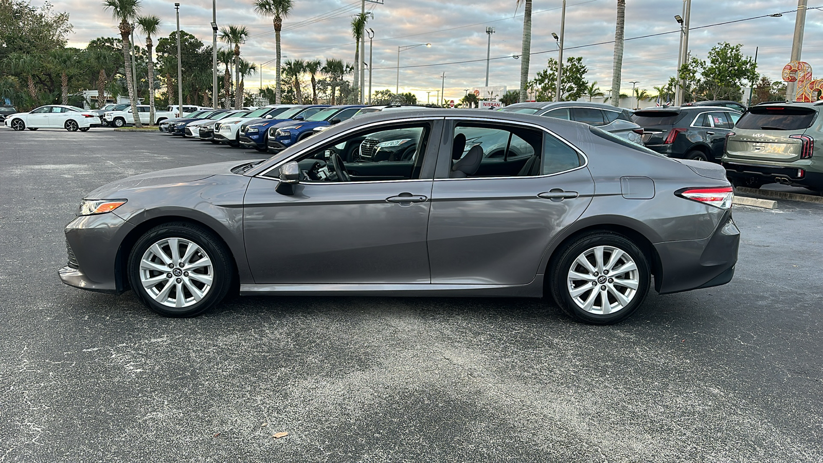 2018 Toyota Camry SE 4