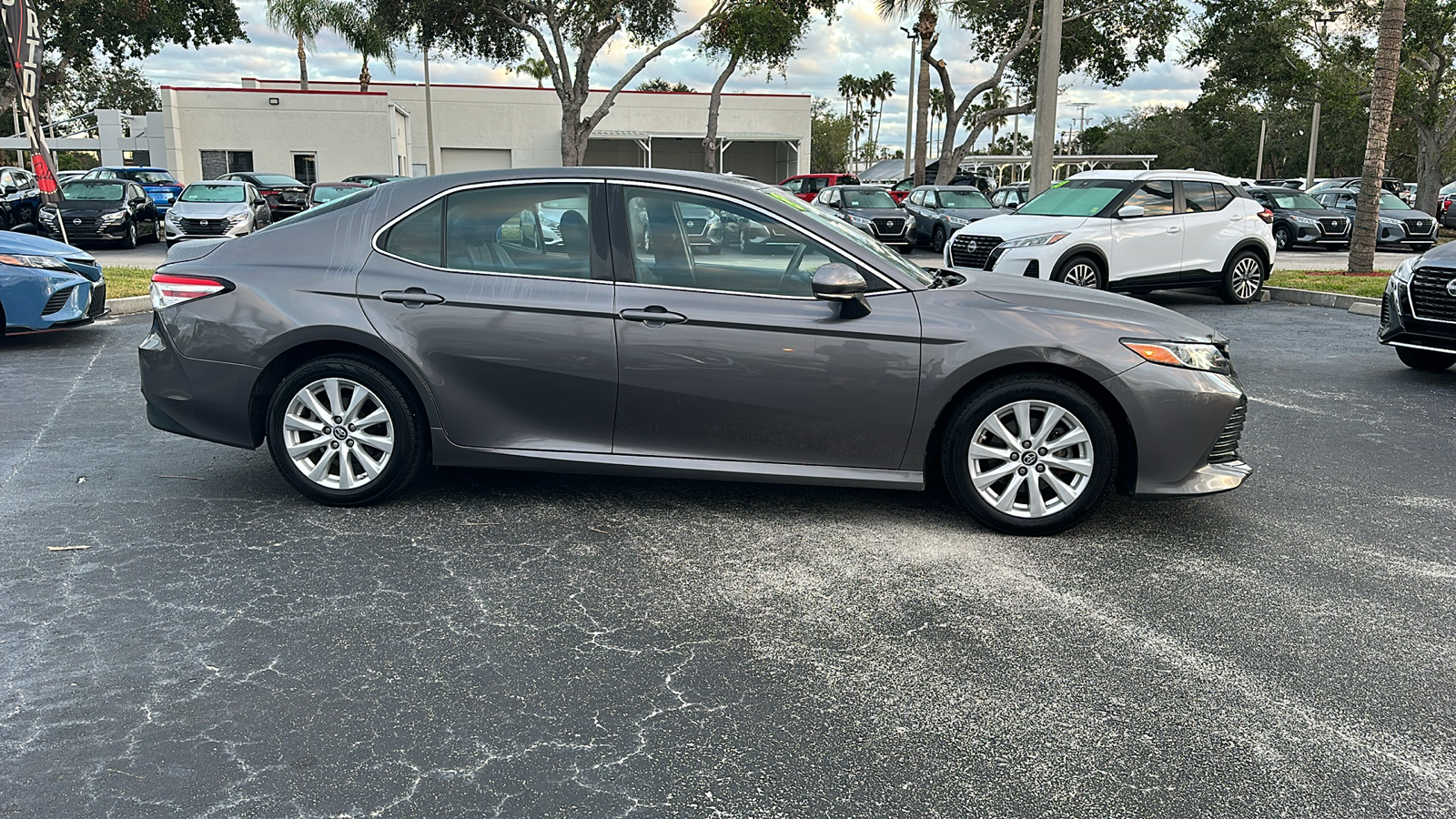 2018 Toyota Camry SE 8