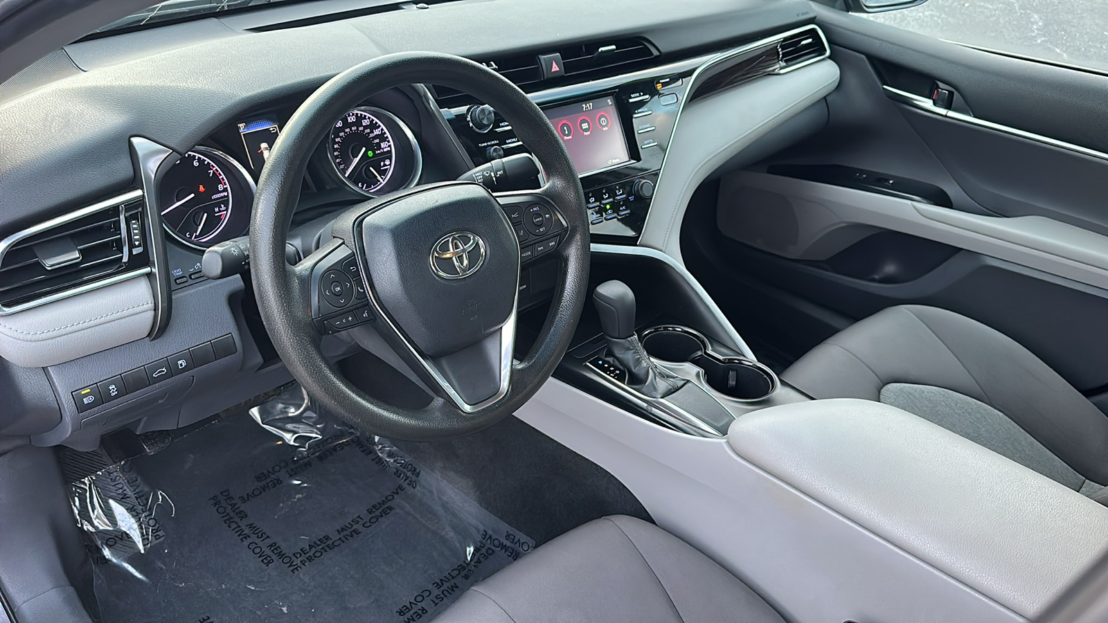 2018 Toyota Camry SE 12