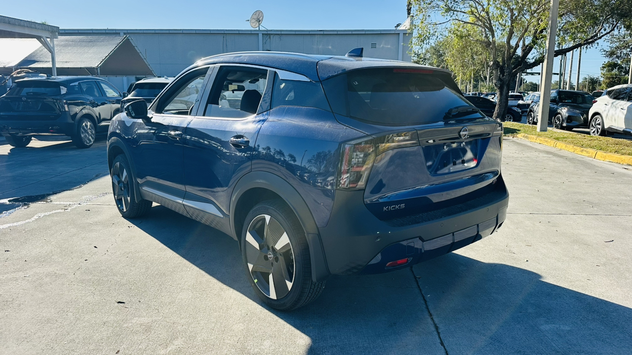 2025 Nissan Kicks SR 5