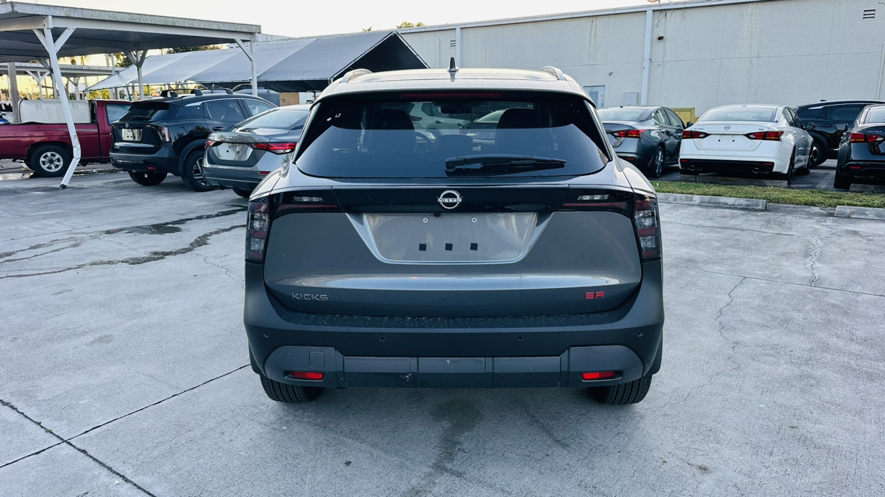 2025 Nissan Kicks SR 6