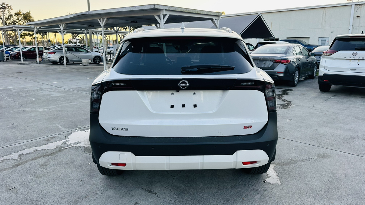 2025 Nissan Kicks SR 6