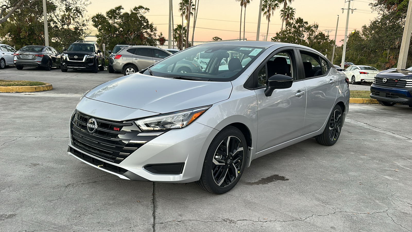 2025 Nissan Versa SR 3