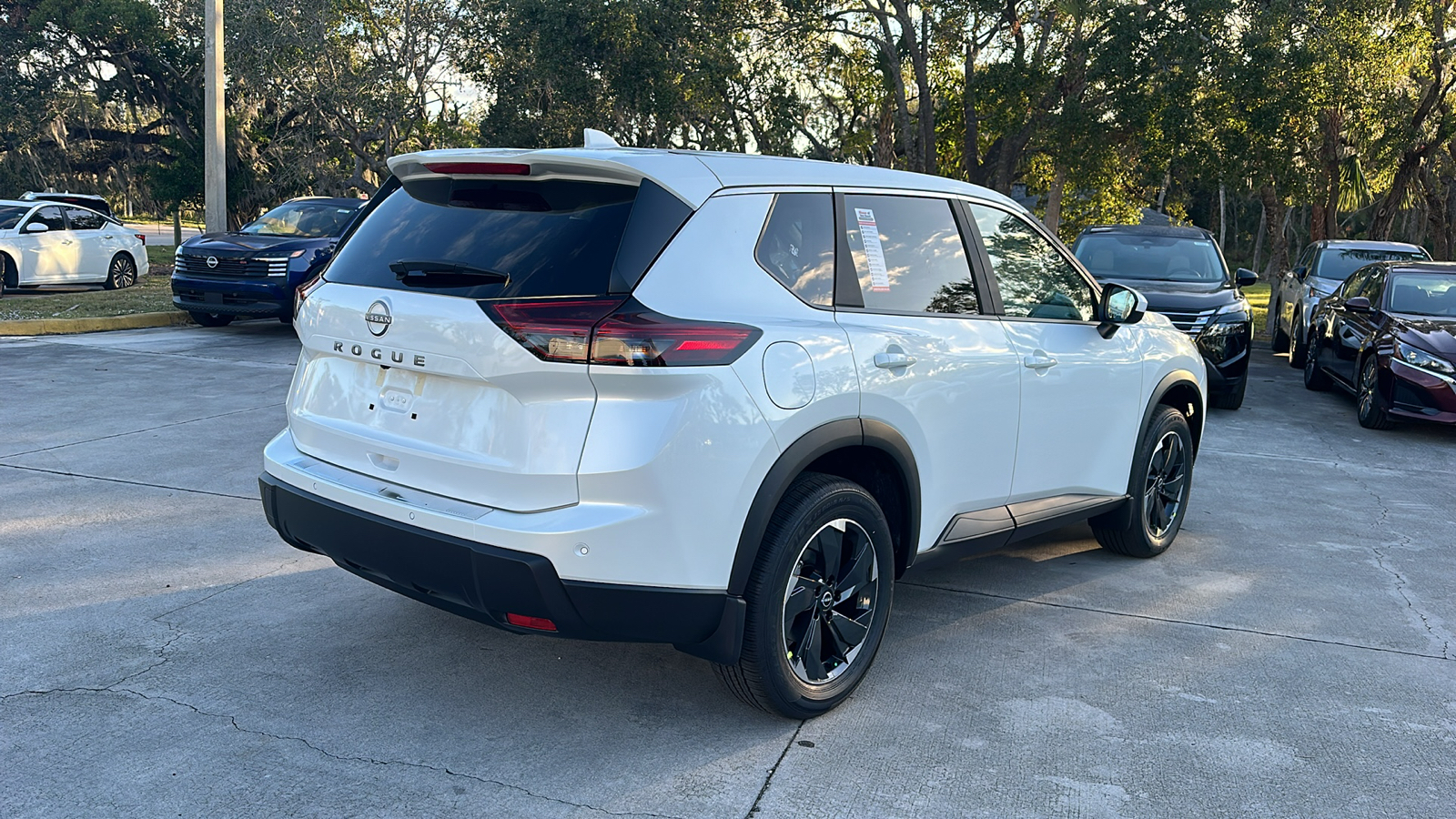 2025 Nissan Rogue SV 7