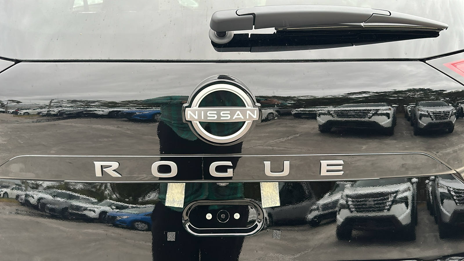 2025 Nissan Rogue SV 9