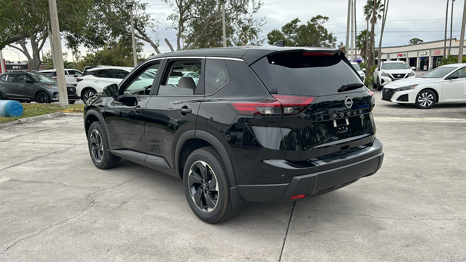 2025 Nissan Rogue SV 14