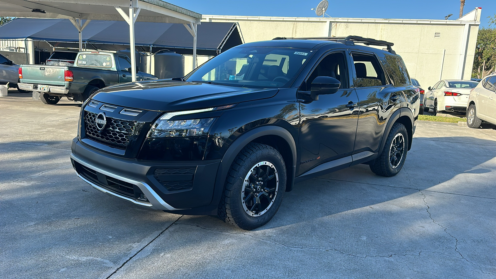 2025 Nissan Pathfinder SV 3