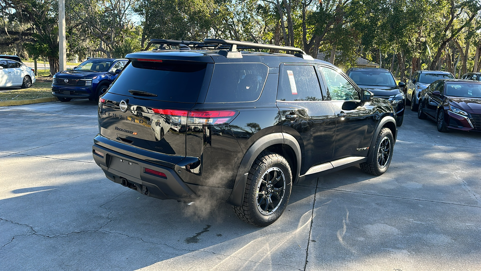 2025 Nissan Pathfinder SV 7