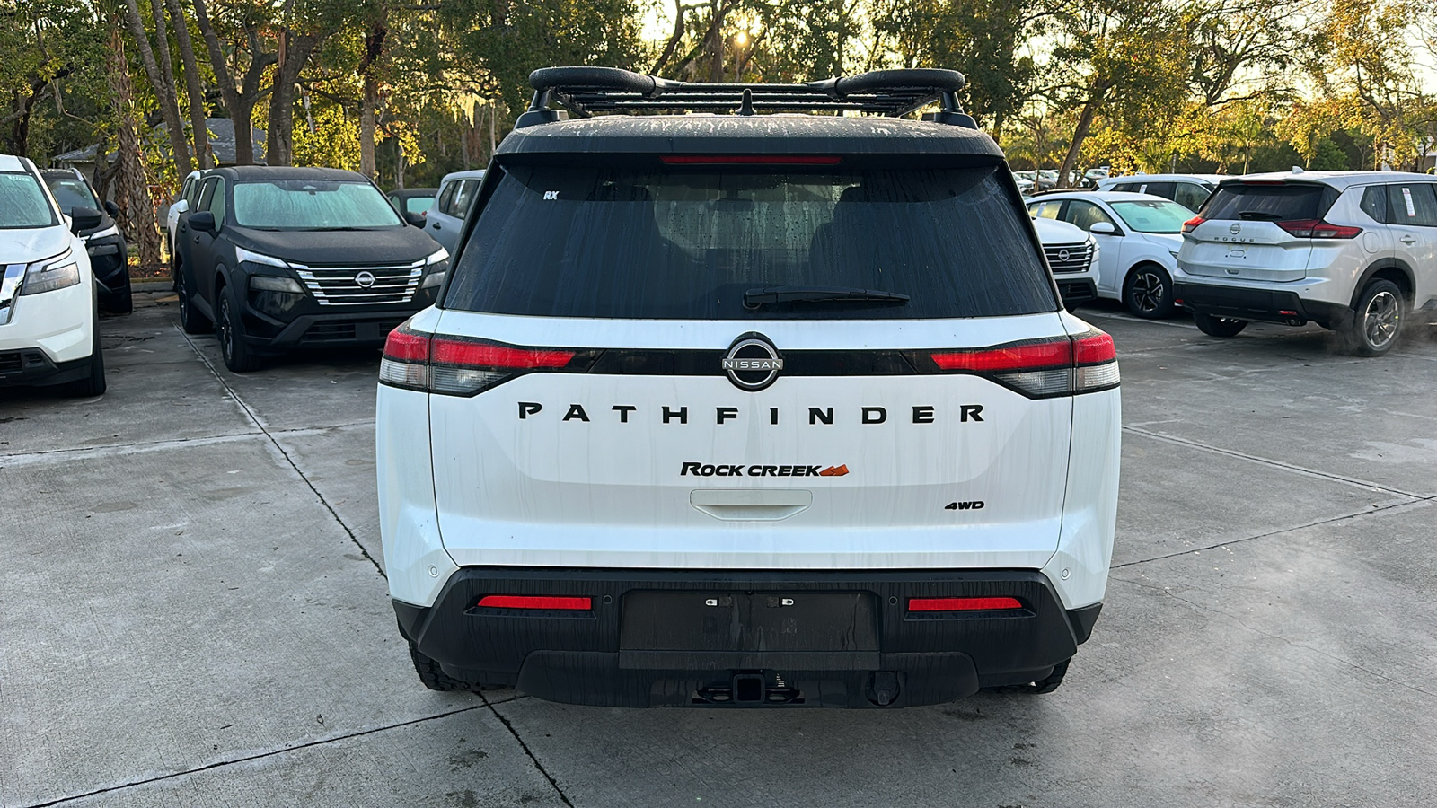 2025 Nissan Pathfinder SV 6