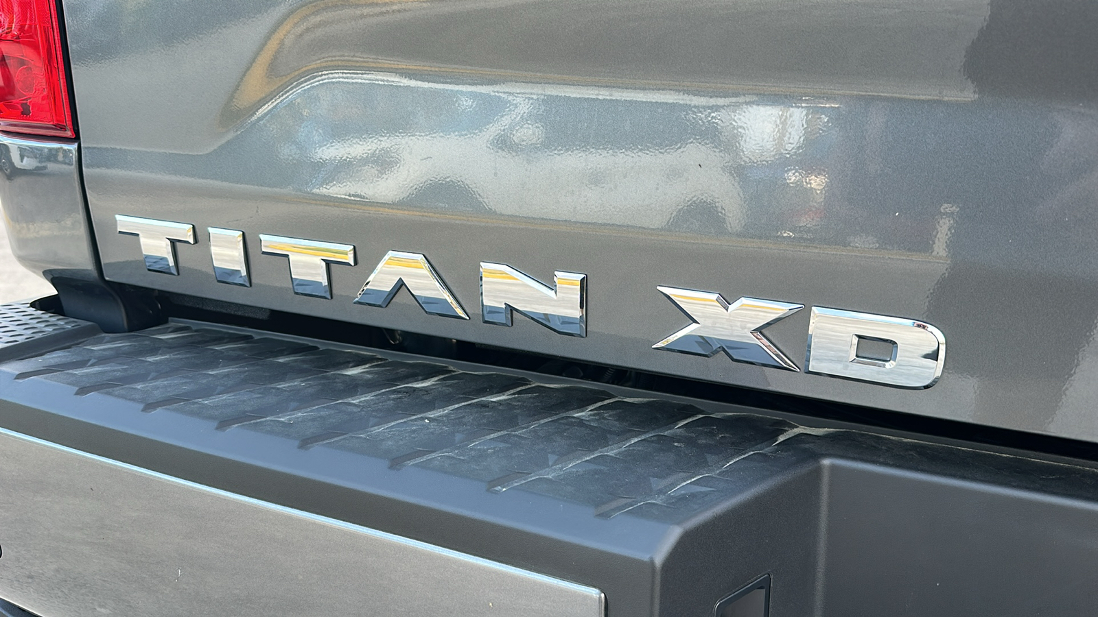 2024 Nissan Titan XD SV 9