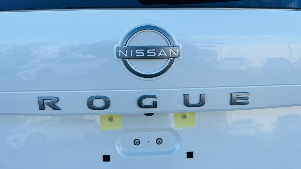 2025 Nissan Rogue SV 9