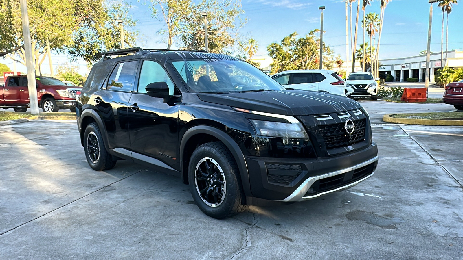 2025 Nissan Pathfinder SV 1