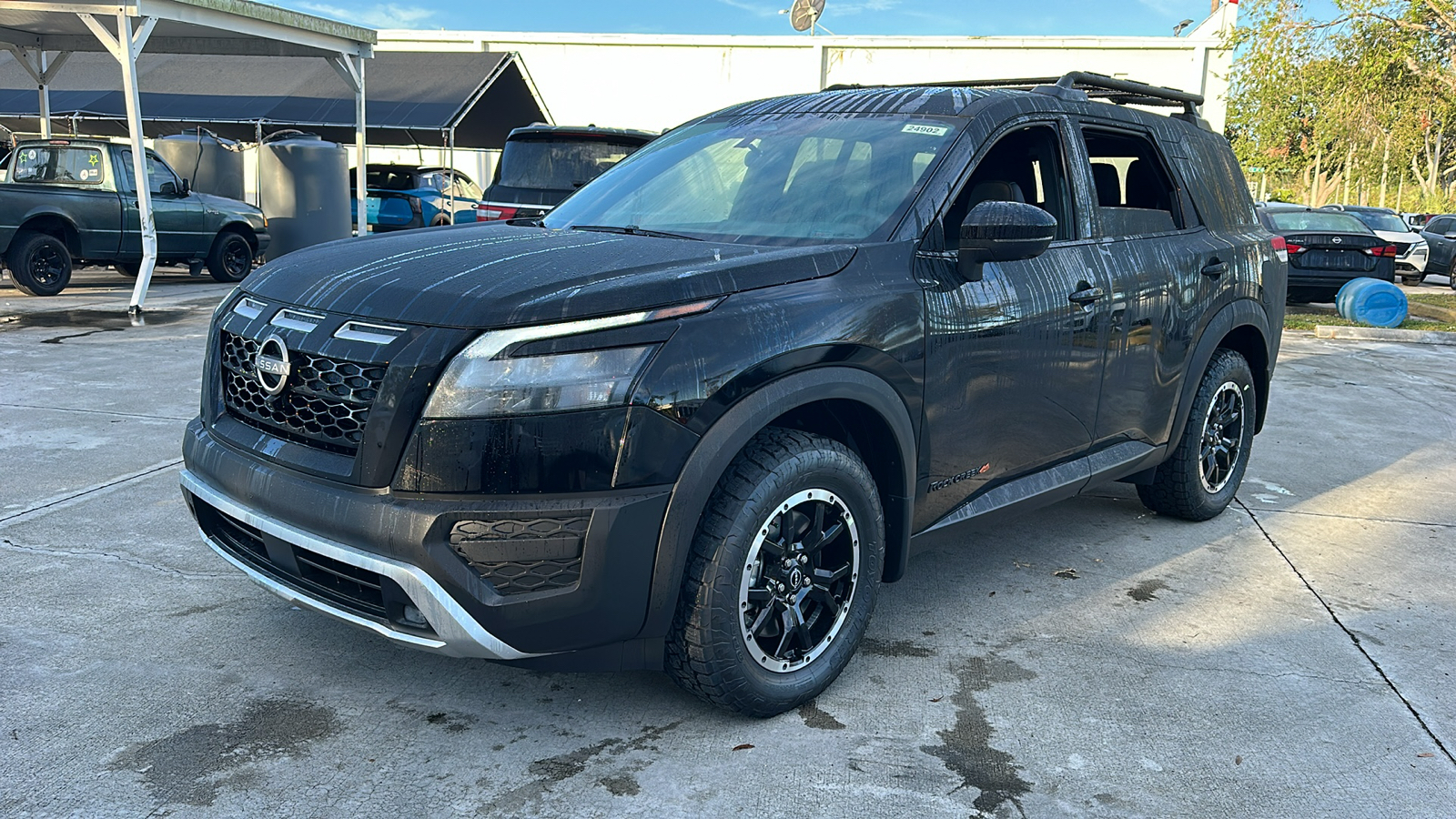 2025 Nissan Pathfinder SV 3