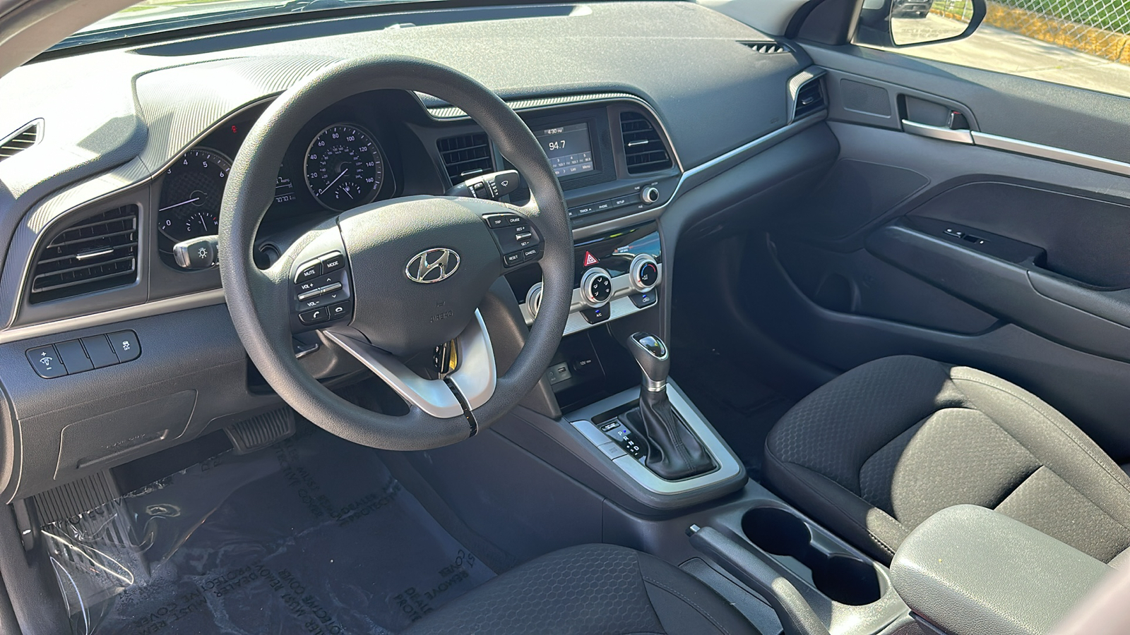 2019 Hyundai Elantra SE 13