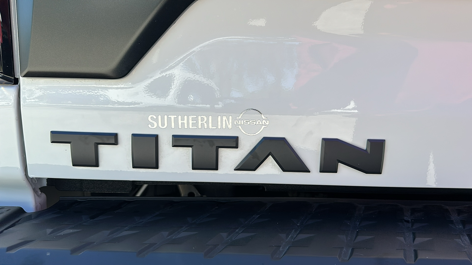 2023 Nissan Titan PRO-4X 10