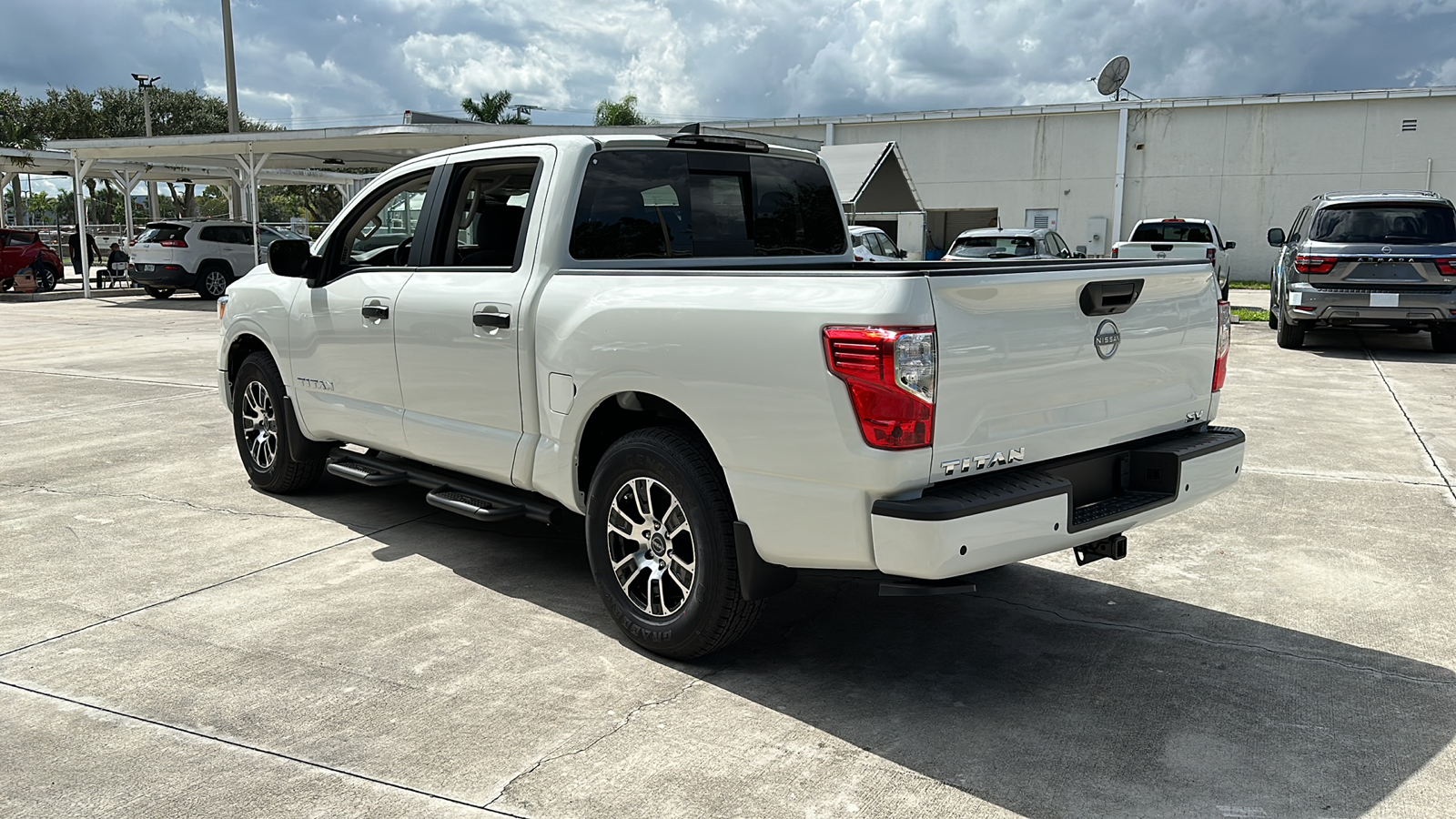 2024 Nissan Titan SV 5