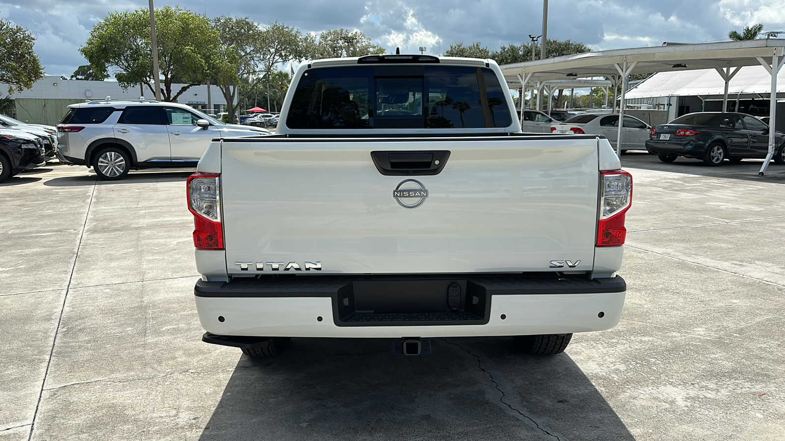 2024 Nissan Titan SV 6