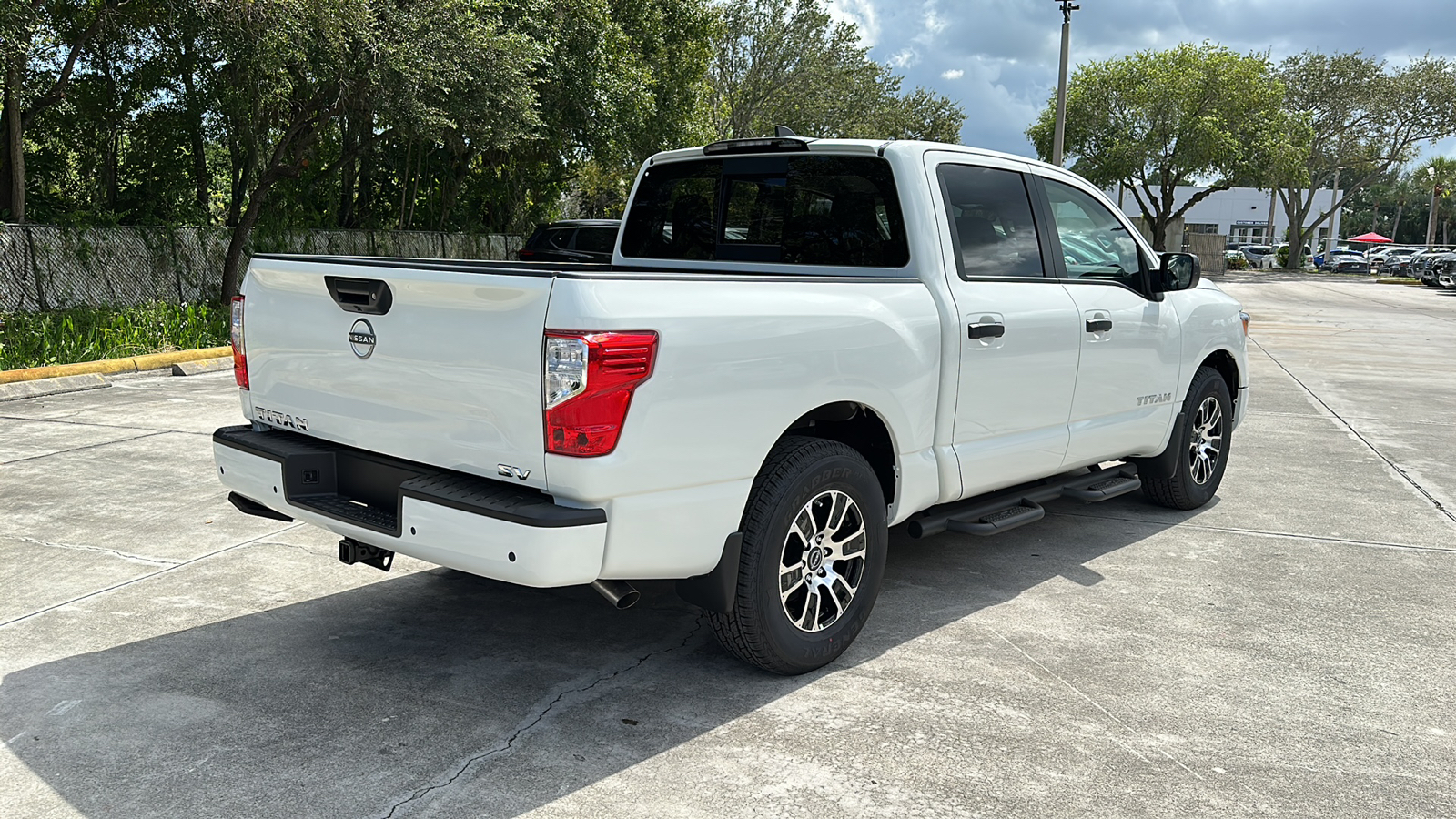 2024 Nissan Titan SV 7