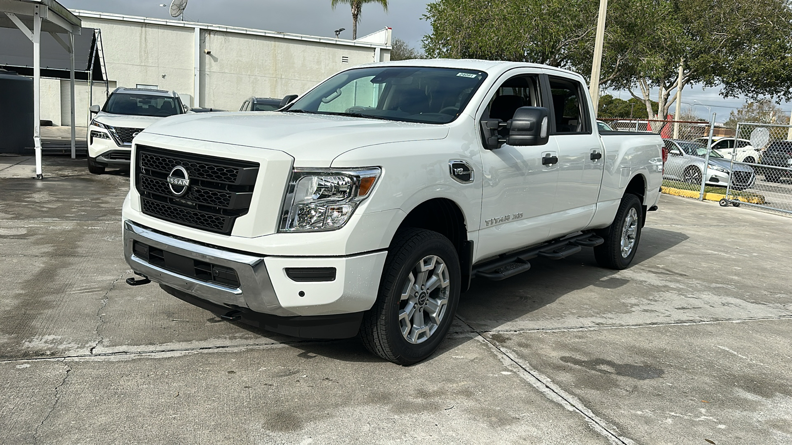 2024 Nissan Titan XD SV 3