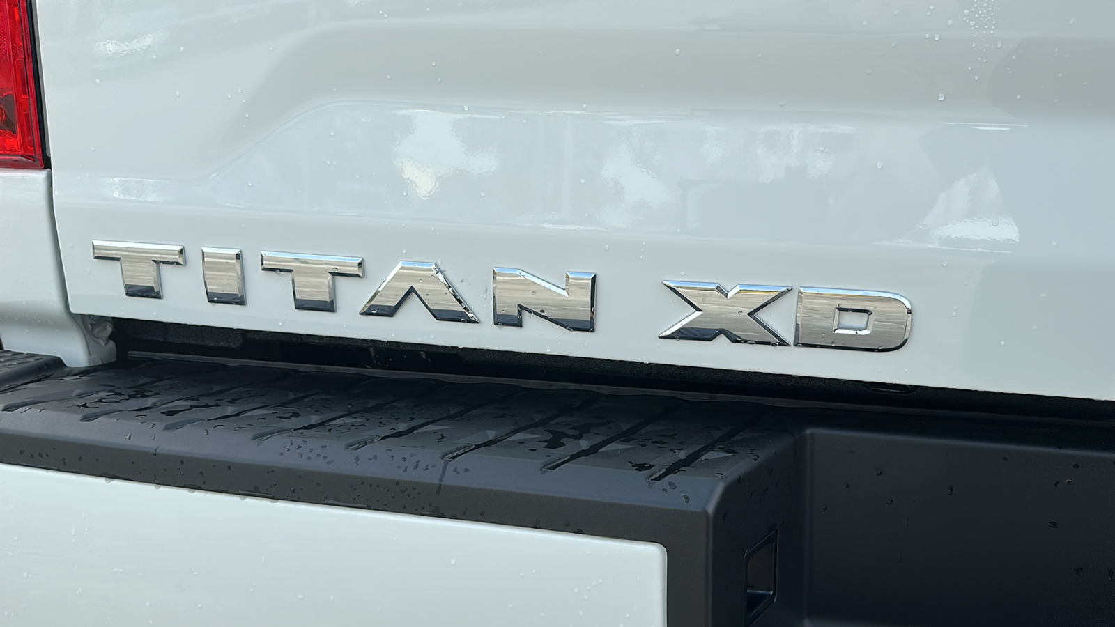 2024 Nissan Titan XD SV 9