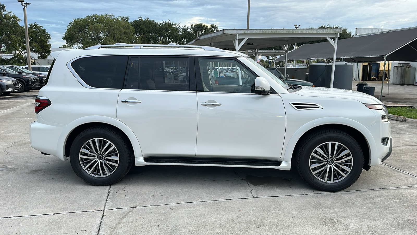 2024 Nissan Armada SL 8