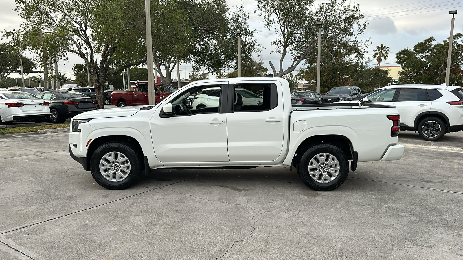 2022 Nissan Frontier SV 4