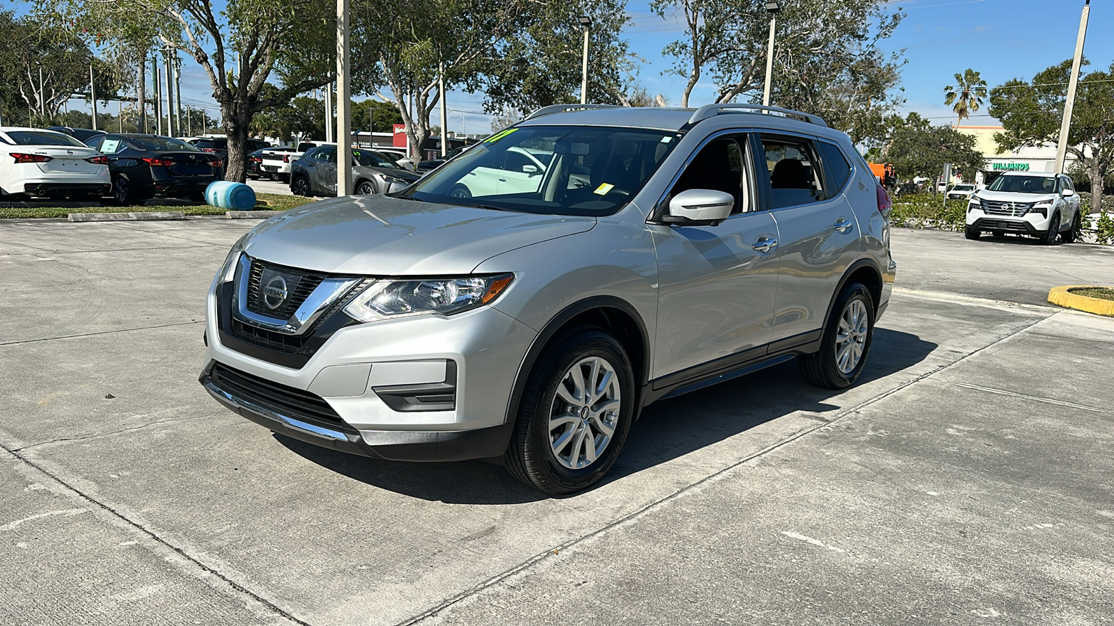 2017 Nissan Rogue SV 3