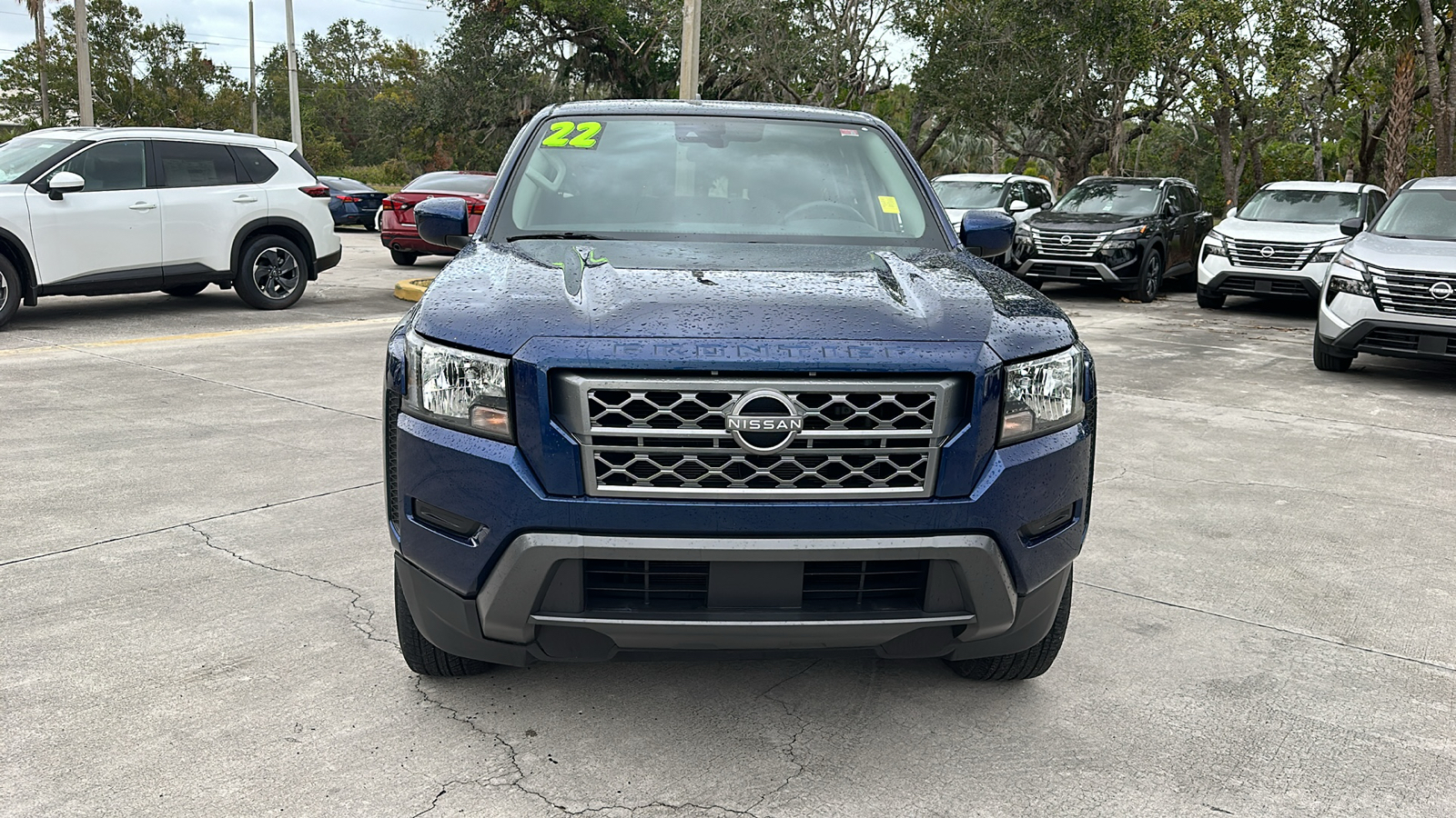 2022 Nissan Frontier SV 2