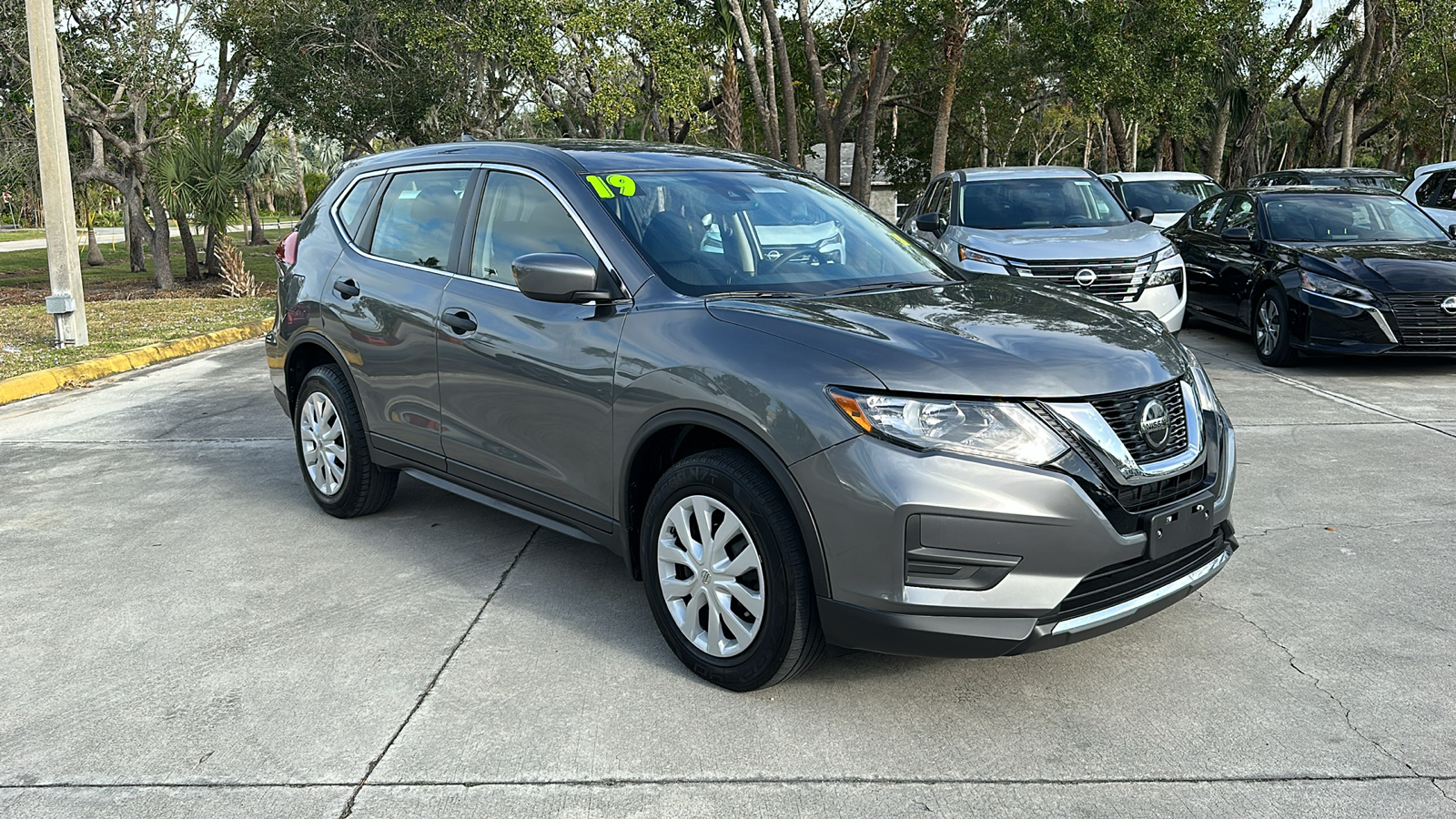 2019 Nissan Rogue S 1