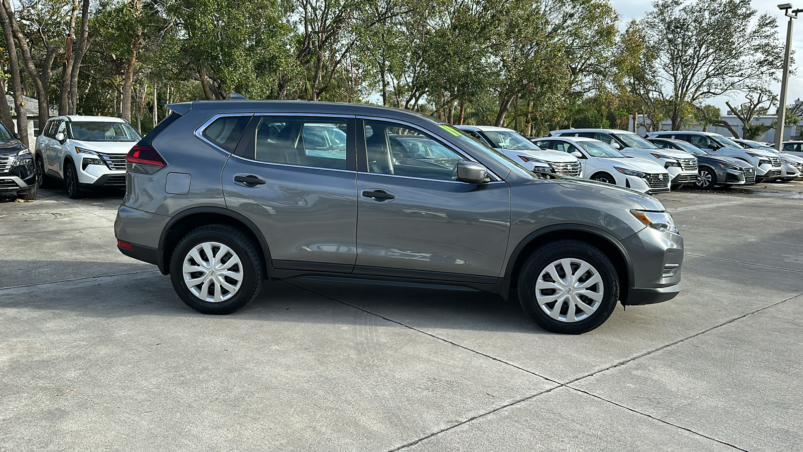 2019 Nissan Rogue S 8