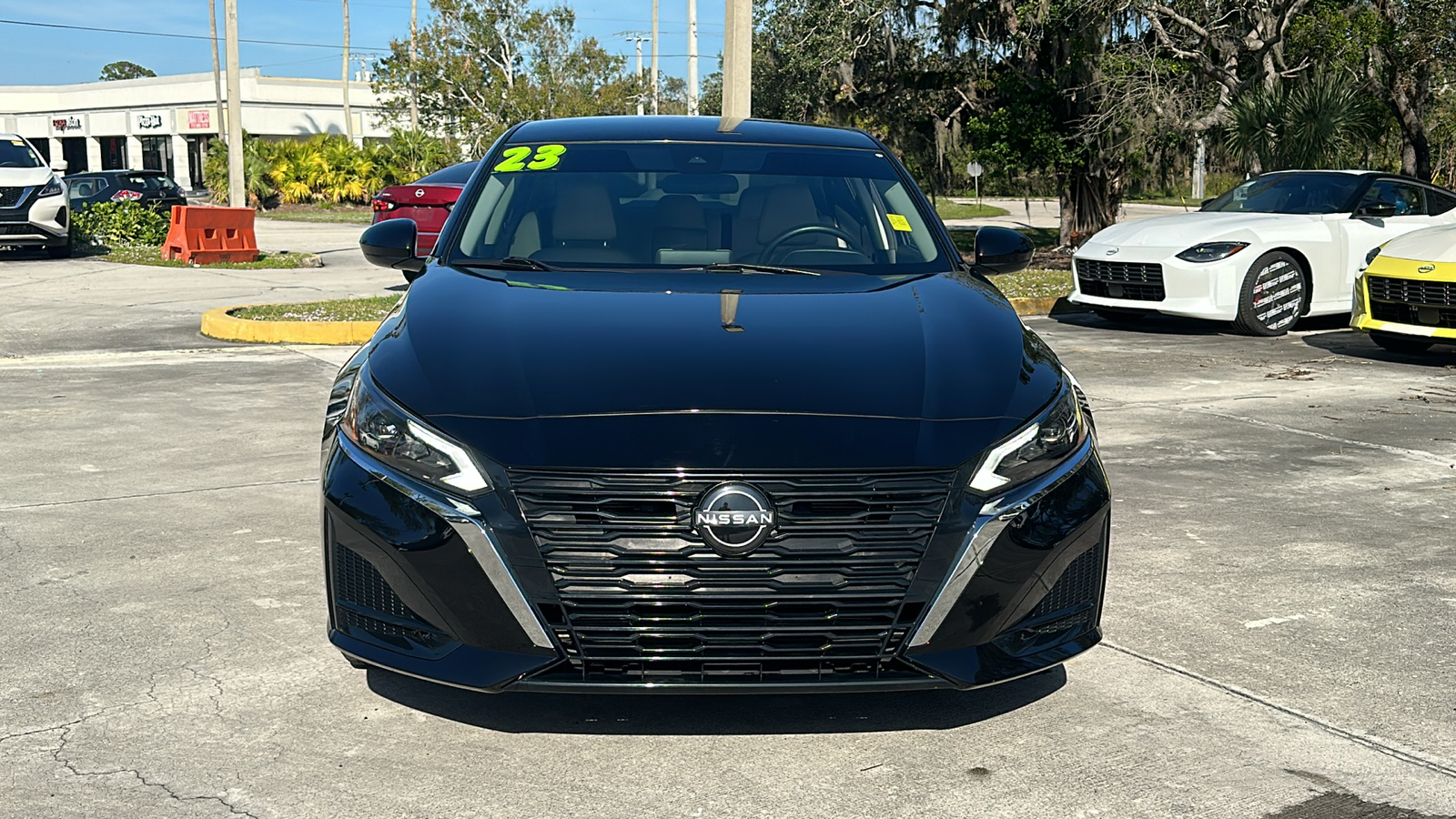 2023 Nissan Altima 2.5 SV 2