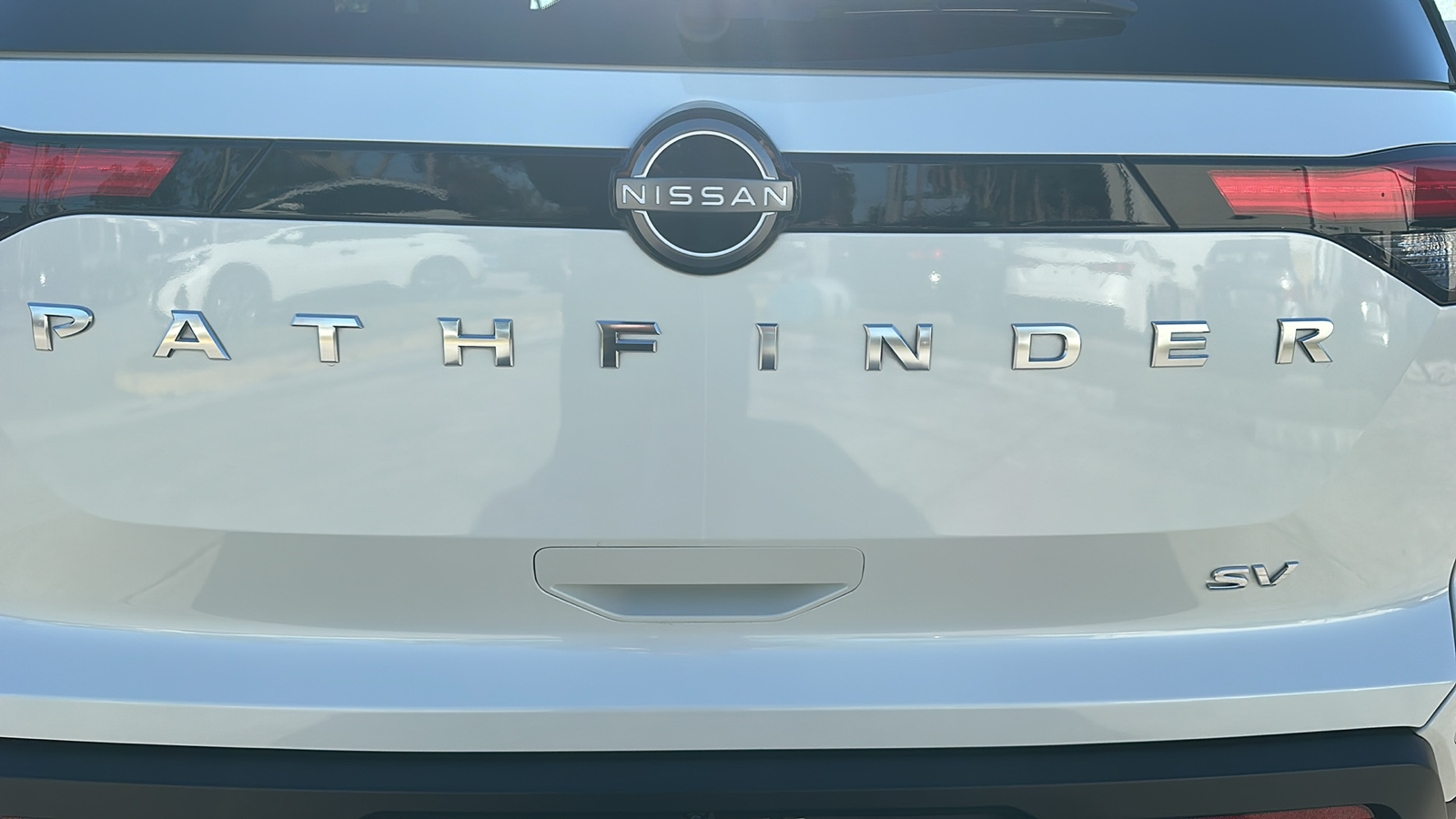 2022 Nissan Pathfinder SV 9