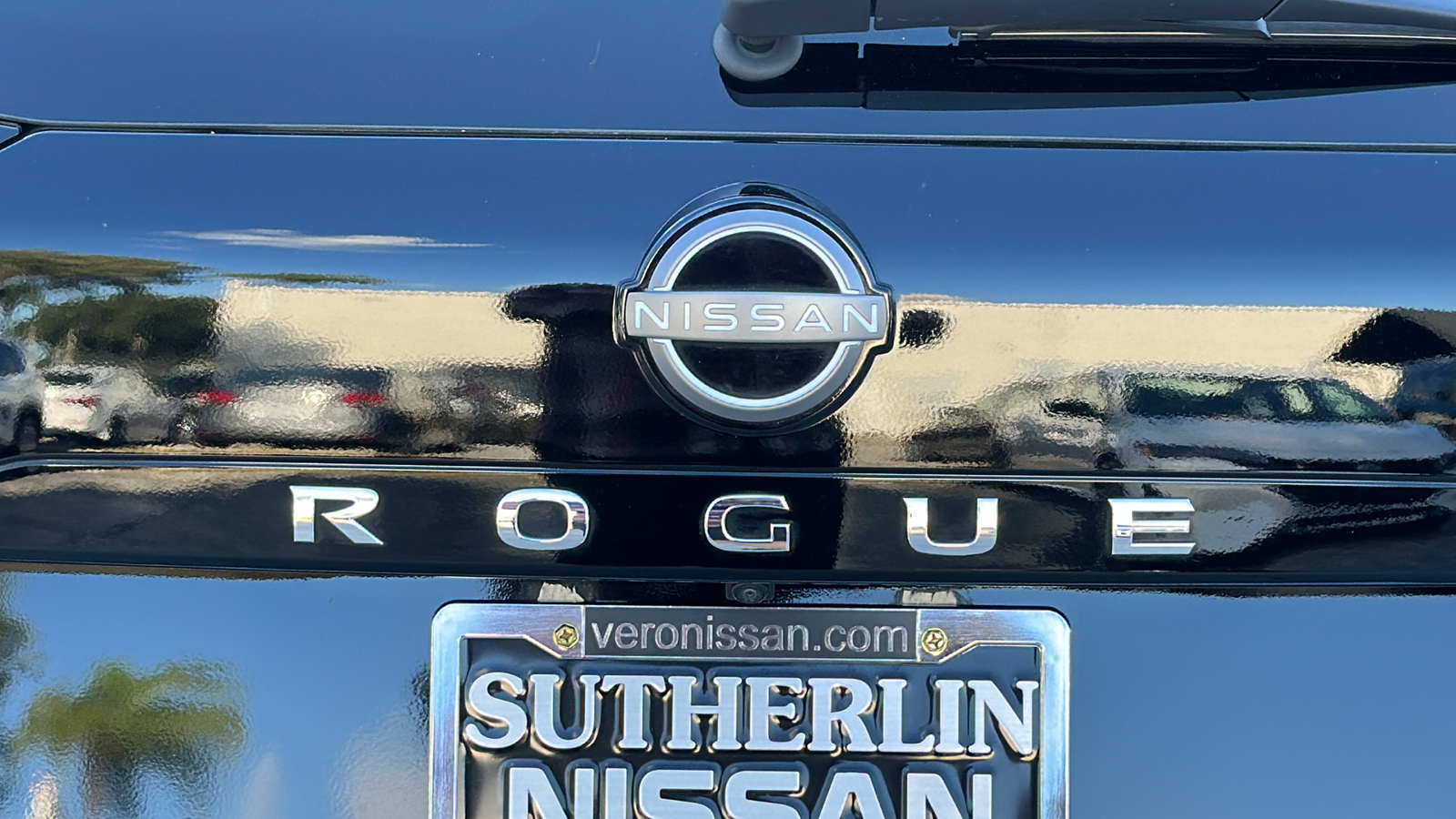 2022 Nissan Rogue SV 10