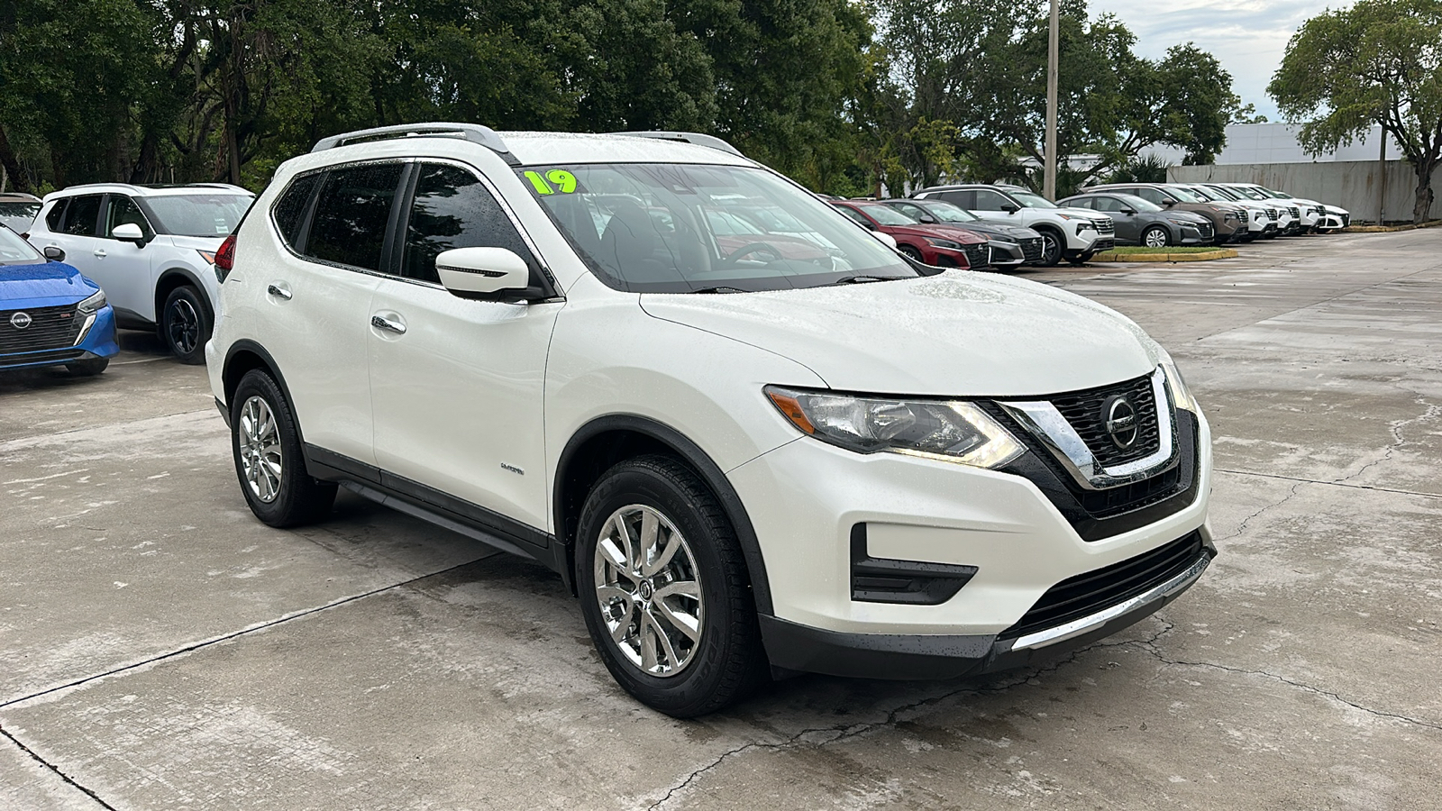 2019 Nissan Rogue SV Hybrid 1