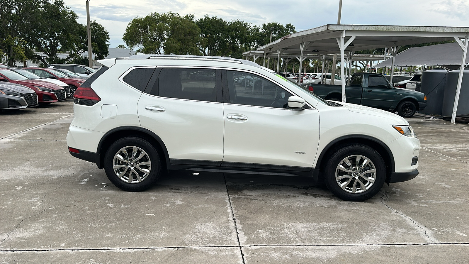 2019 Nissan Rogue SV Hybrid 9