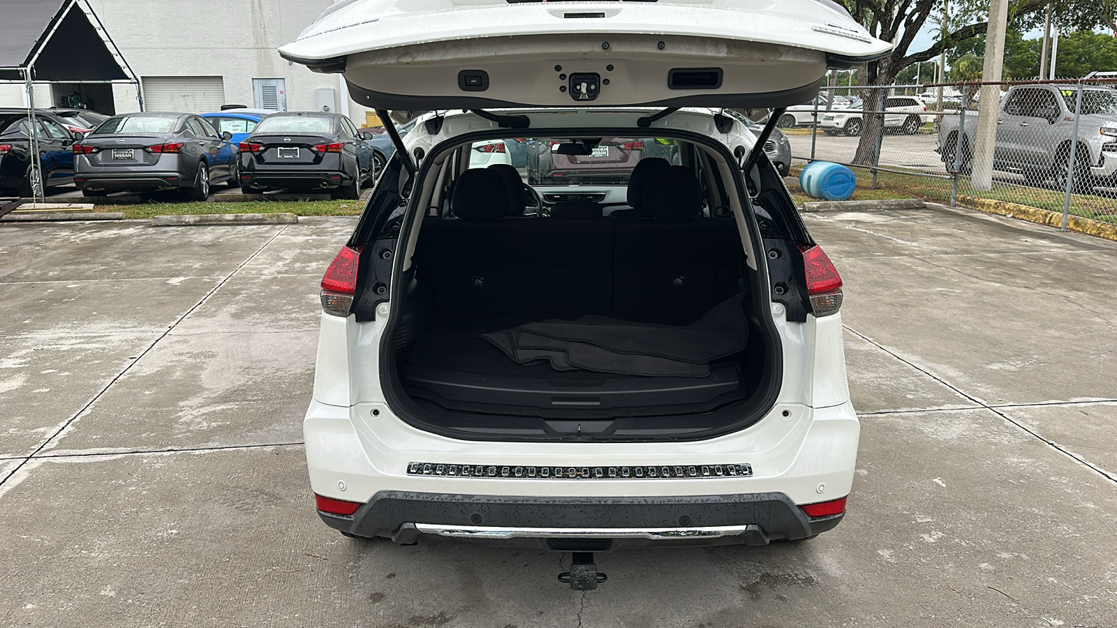 2019 Nissan Rogue SV Hybrid 32