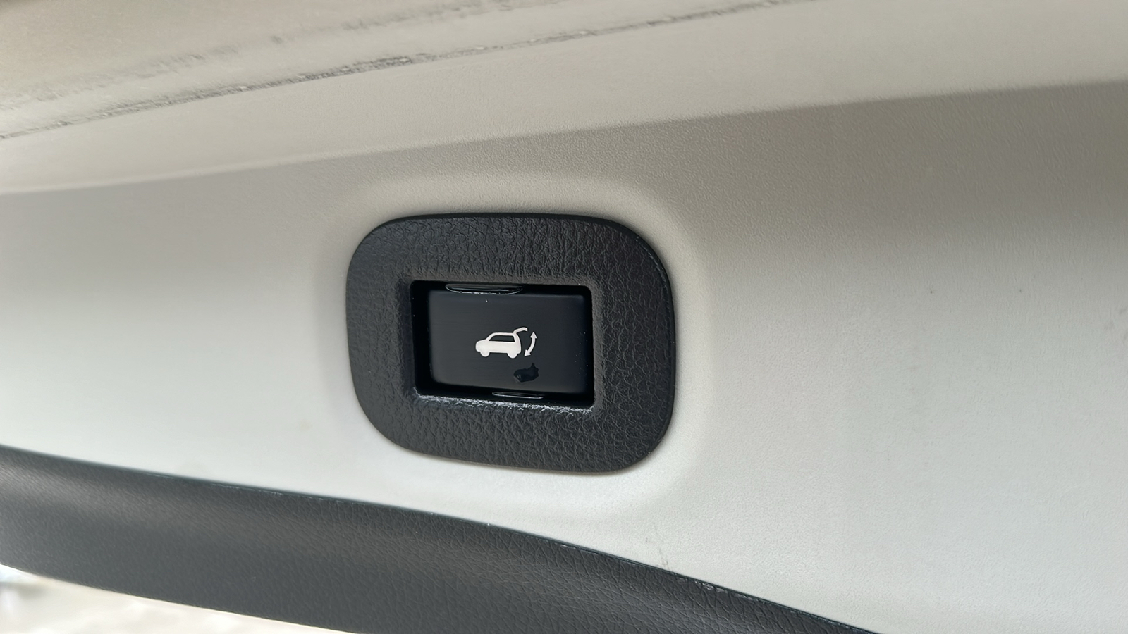 2019 Nissan Rogue SV Hybrid 33