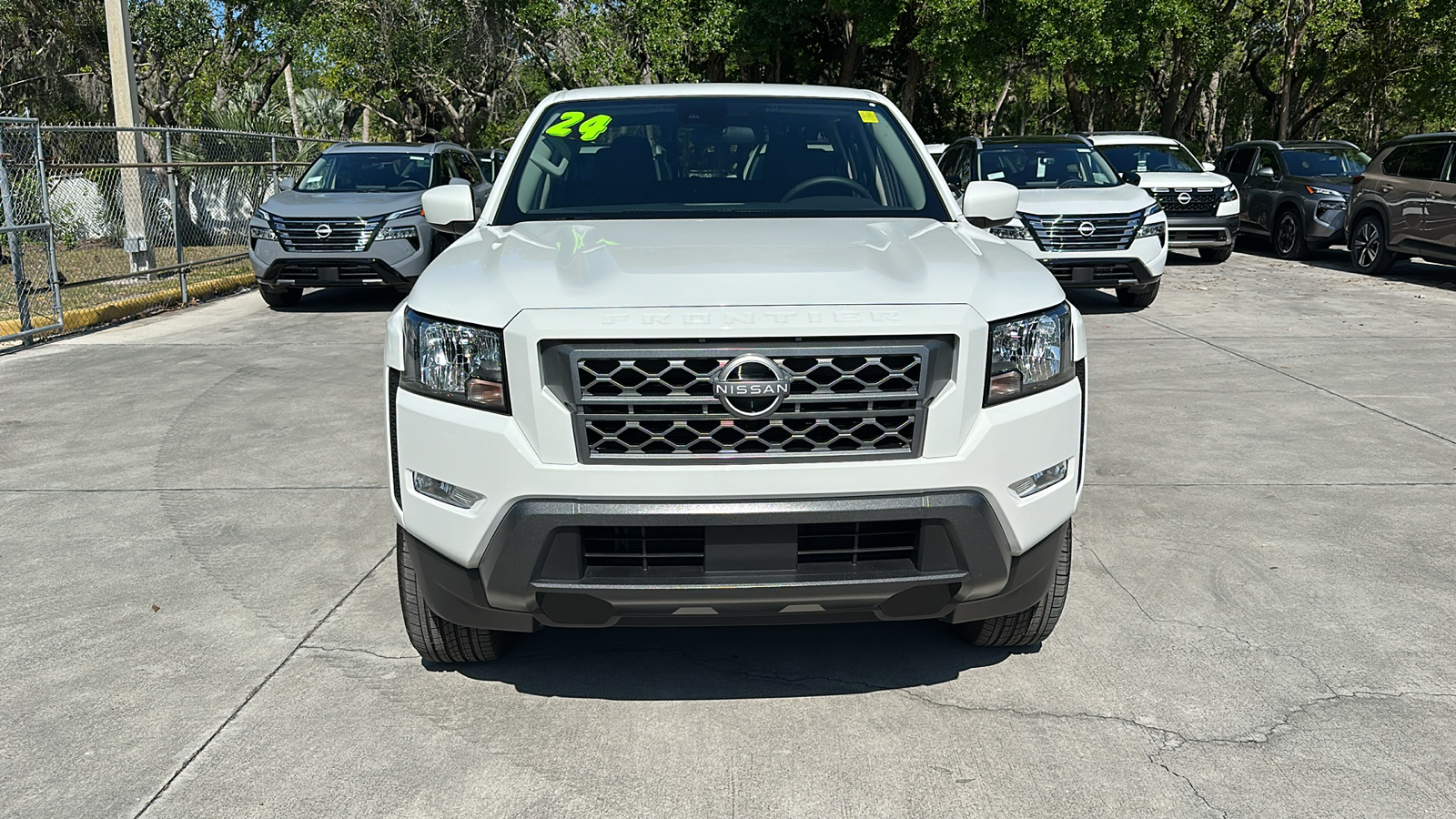 2024 Nissan Frontier SV 2