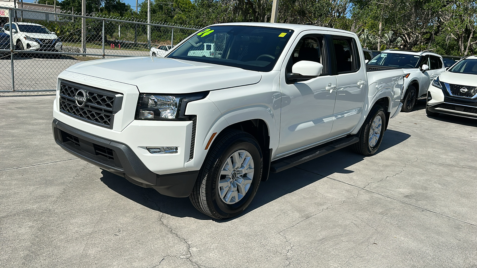 2024 Nissan Frontier SV 4