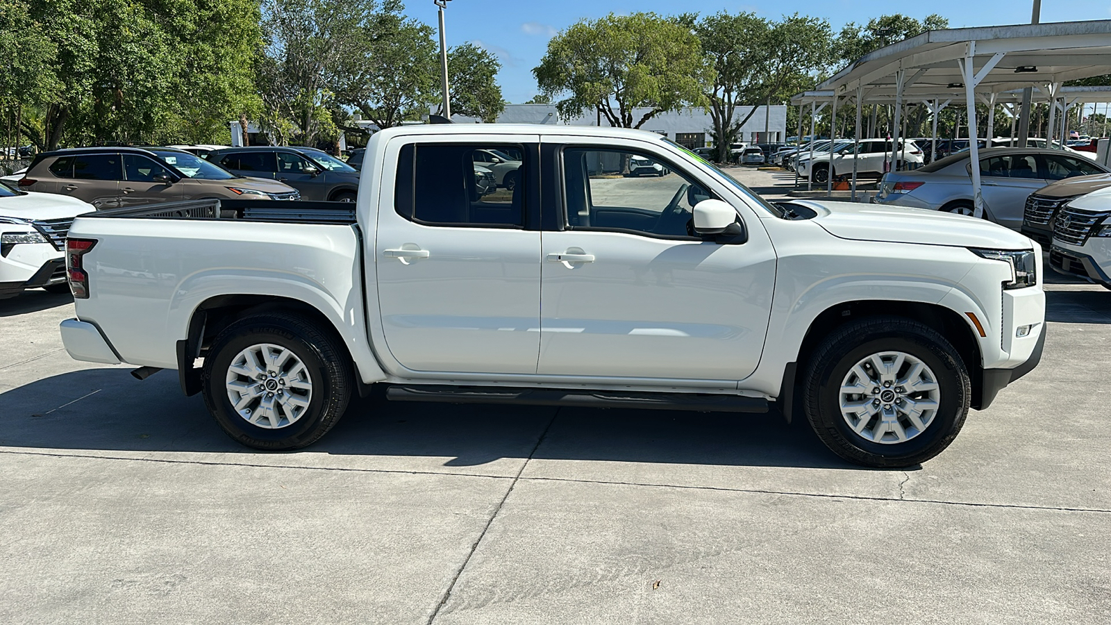 2024 Nissan Frontier SV 9