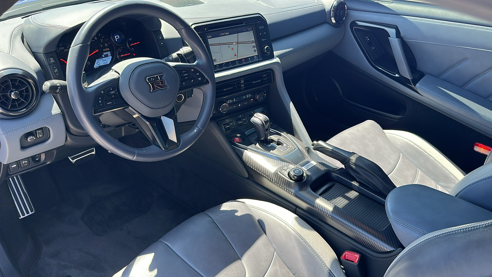 2020 Nissan GT-R Premium 12