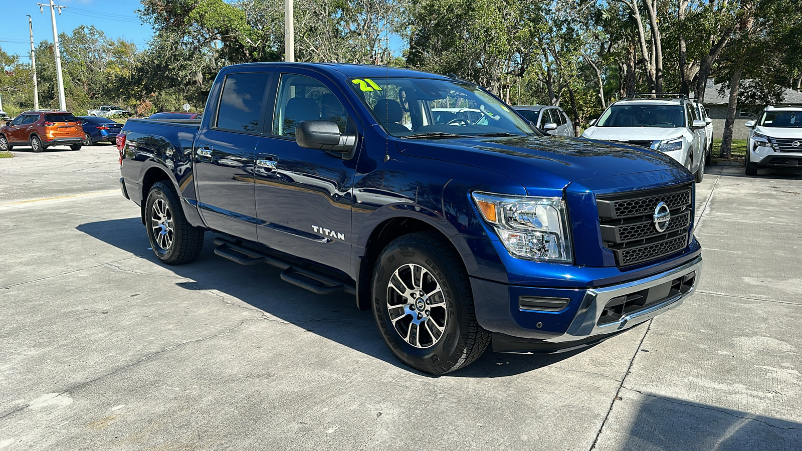 2021 Nissan Titan SV 1