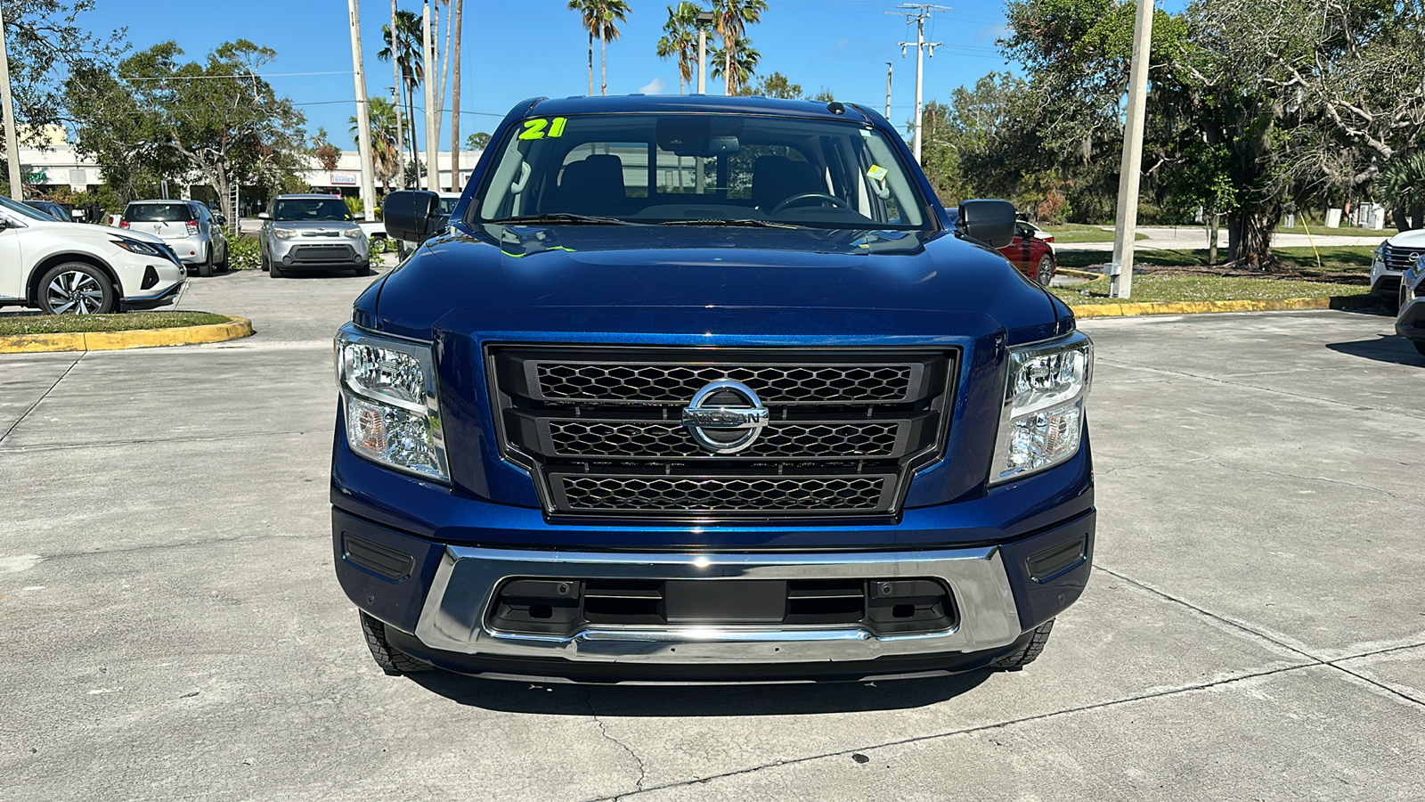 2021 Nissan Titan SV 2