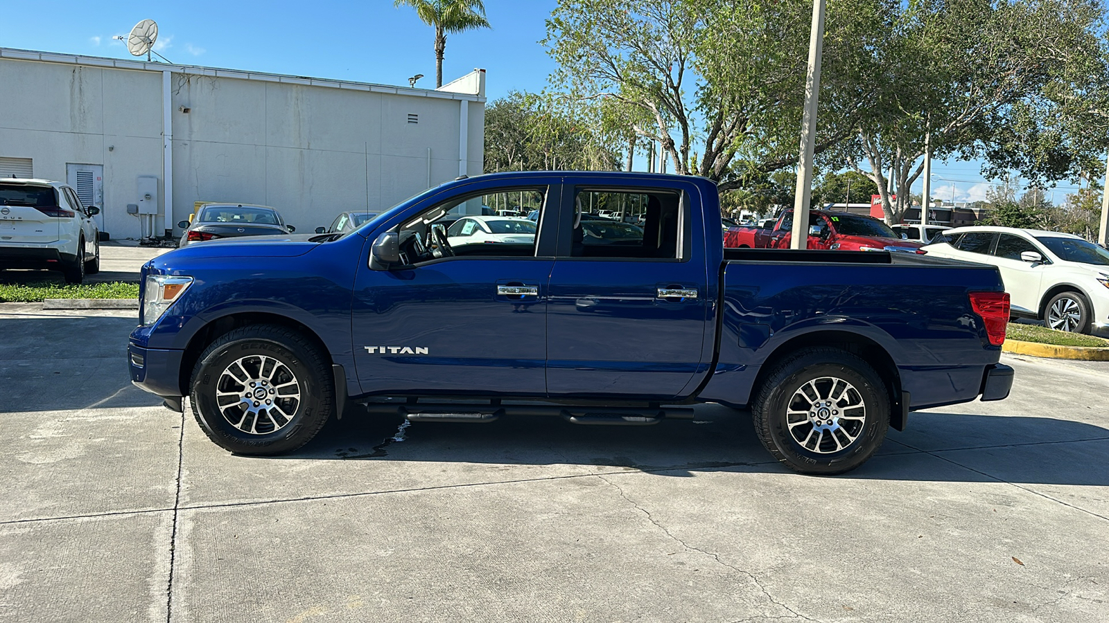 2021 Nissan Titan SV 4